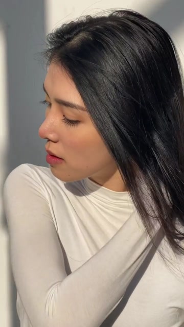 微信状态视频素材-这样的素颜美女你们喜欢不?#微信状态视频