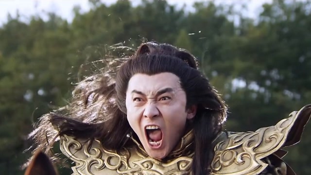 李元霸大战宇文成都,李元霸不听师傅的话,最后被雷给劈死.