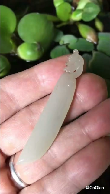 精致玉雕小玉刀