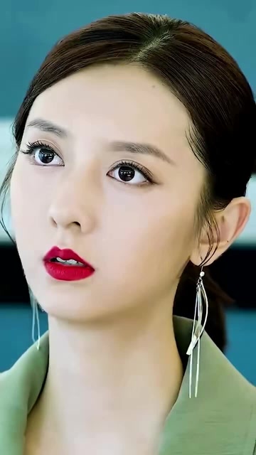陈姝君97年的小姐姐,第一次看她像佟丽娅,第二次看她像迪丽热巴!