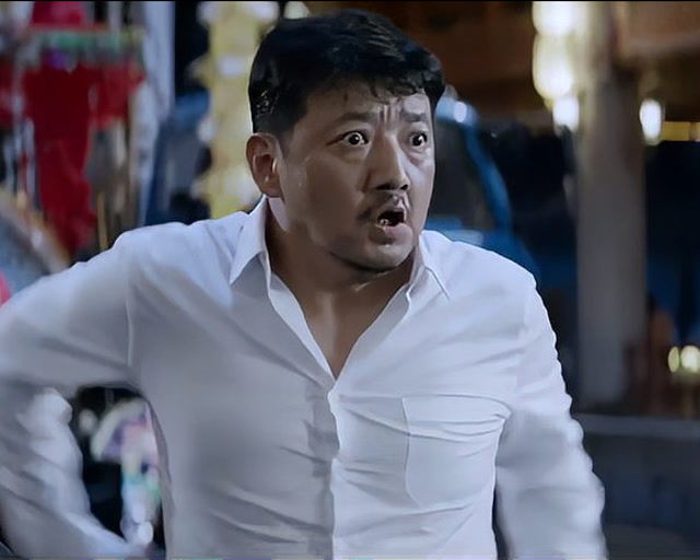 无名之辈:高翔被欺负,全校同学来支援,这阵势黑老大也害怕!