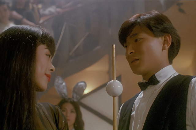 痴心情长剑:这才是打台球的最高境界,一杆封神,直接把球打穿了!