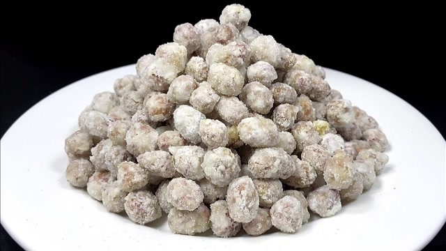 大厨教您挂霜花生米香甜酥脆的做法