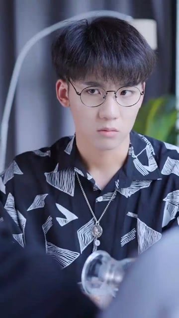 不可能的,我谢浩然的字典里就没有吃醋这两个字!