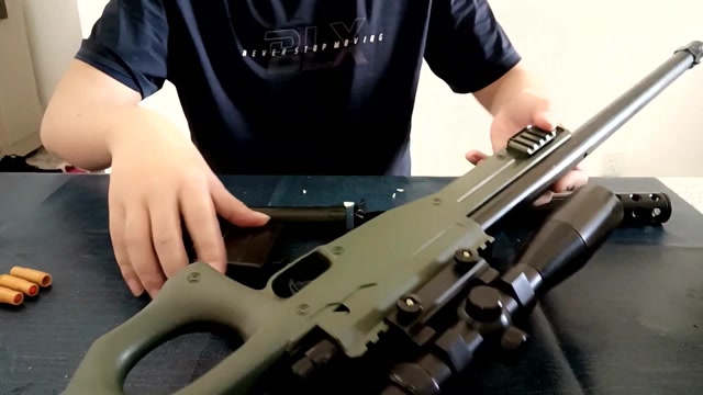 开箱:网购awm和厕纸枪,吃鸡awm威力真不小!两把玩具枪都不错!