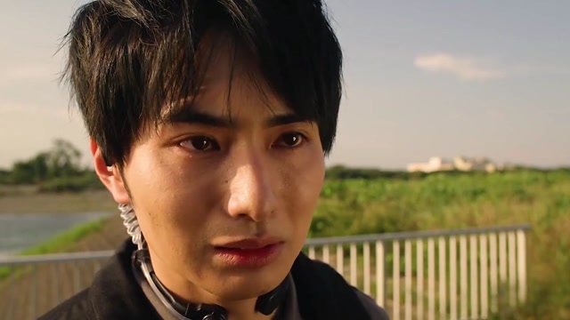 父亲的话解开了遥辉心中的困惑, 哦斯超人又回来了