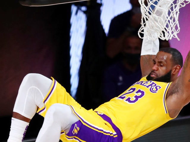 这身体素质 盘点詹姆斯湖人时期最佳扣篮