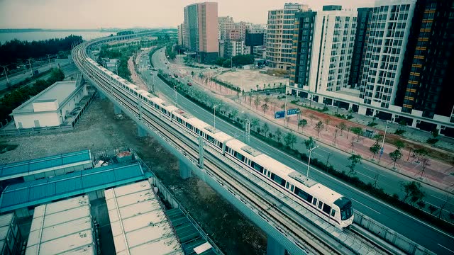航拍深圳地铁1号线图片