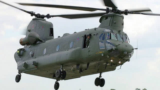 新加坡空军ch-47支奴干直升机训练 每一个细节都力求完美