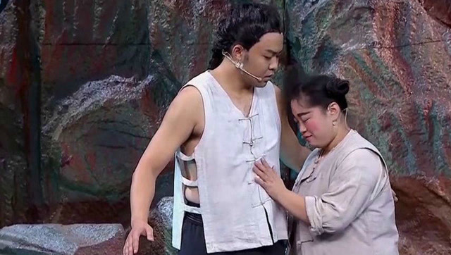 佳佳这个小品真火啊!这姑娘真虎啊,太搞笑了