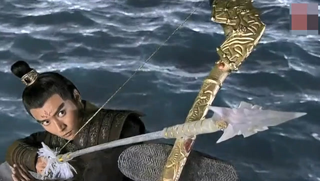 后羿手持盘古弓,射出伏羲箭,太阳直接爆裂