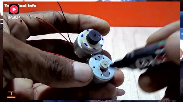 牛人教你自制手摇发电的探照灯,户外探险时很有用哦