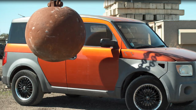 4吨的大铁球,这样下去场面真壮观