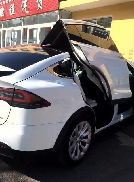 鹰翼门 灰呀灰呀,五菱荣光又升级了