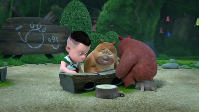 熊熊乐园 熊大熊二光头强 救了一只小鸟