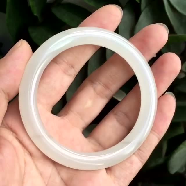 卡瓦石与和田玉的详细对比