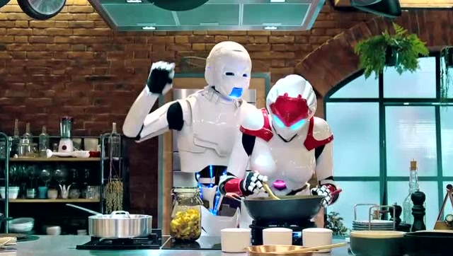 机器人也谈恋爱 周润发机器人仆人傻强和奀妹双双坠入爱河