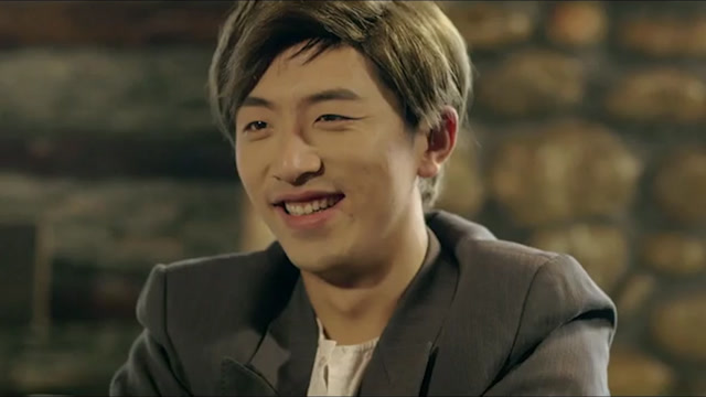 王大锤老板被美女甩了,连公司都不管了,一个人在那哭哭唧唧的