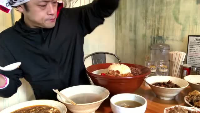 日本大胃王,一顿饭吃6斤米饭,十碗菜,太能吃了!