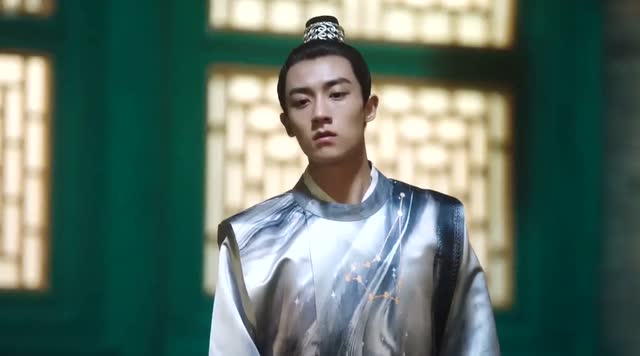 洛菲菲看北棠奕一直没讲话,就让北棠奕学她讲话