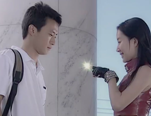 魔幻手机傻妞利用超能力帮助陆小千隐身厉害了我的傻妞