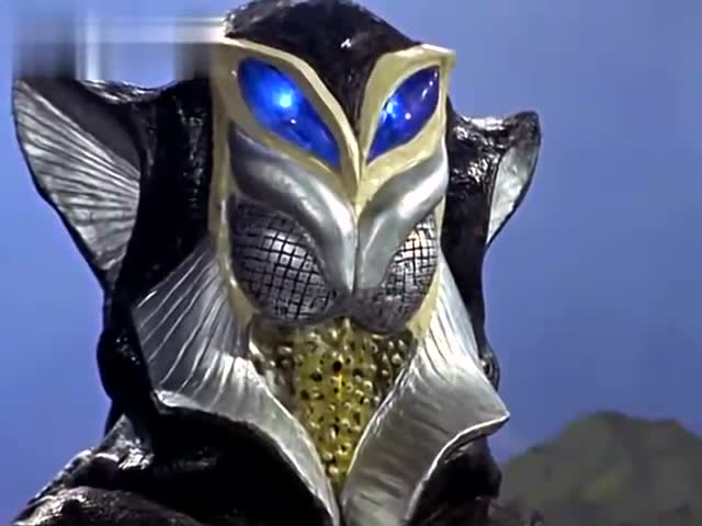 奥特曼初代美菲拉斯星人,光线大对决!