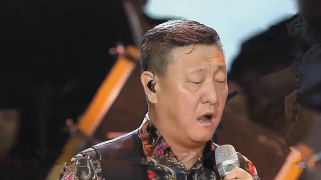 韩磊深情演唱《手写的流年》,独特嗓音,迷人动听