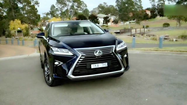 2018款雷克萨斯rx350,坐进车内踩下油门后,还要啥奥迪q5