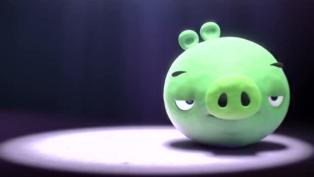 愤怒的小鸟:绿猪头们比赛谁先拿到锤子,第三个猪头的方法太厉害!