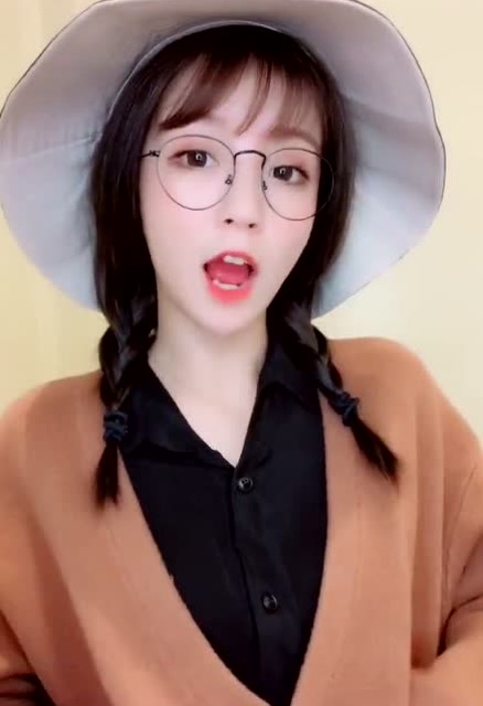 莉哥美出新高度,笑容太可爱了,这造型怕是要火!