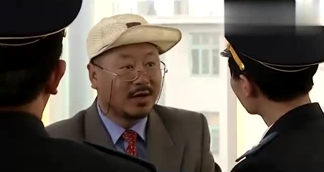 药匣子推销药,被当成卖假药,对院长说出这番话