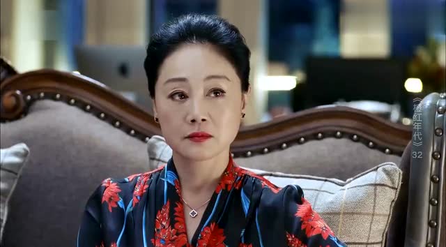 橙红年代:梅姐问起情况,小飞用这借口救了胡蓉,真是很聪明!