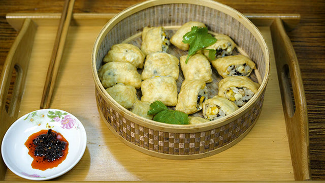 客家糯米饭酿豆腐