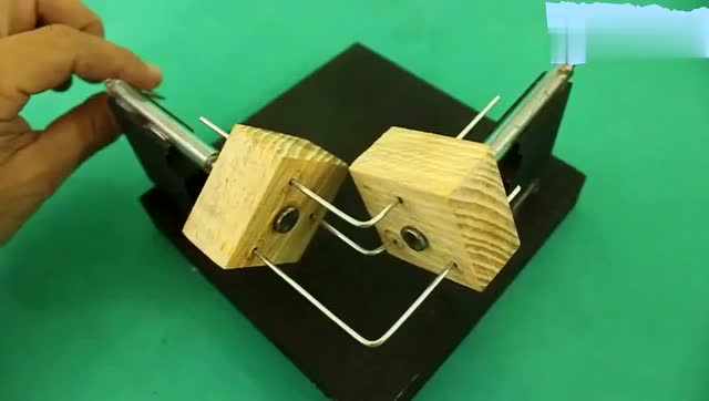 牛人制作一种简单的机械传动装置,哪位大神看看这有实际应用吗?
