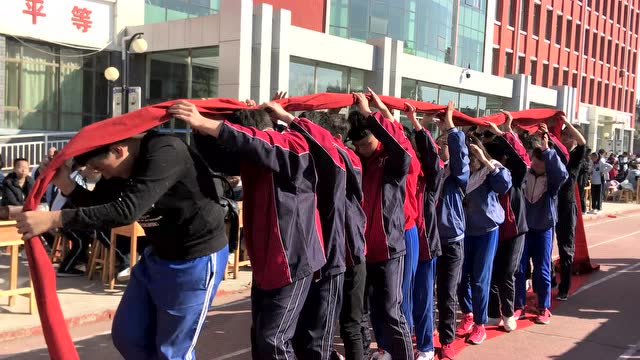 包铁五中召开了第二十八届田径运动会赛场集锦