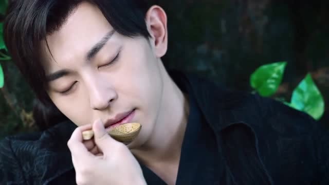 香蜜沉沉:旭凤在憋笑啊,是不是听到锦觅来救你了,你特别开心