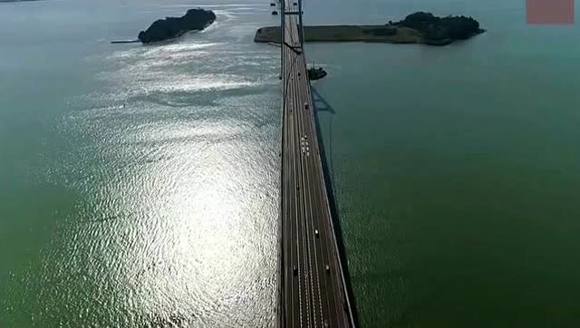 高清航拍,广东珠江口虎门大桥唯美风光,蓝天碧水大桥融为一体