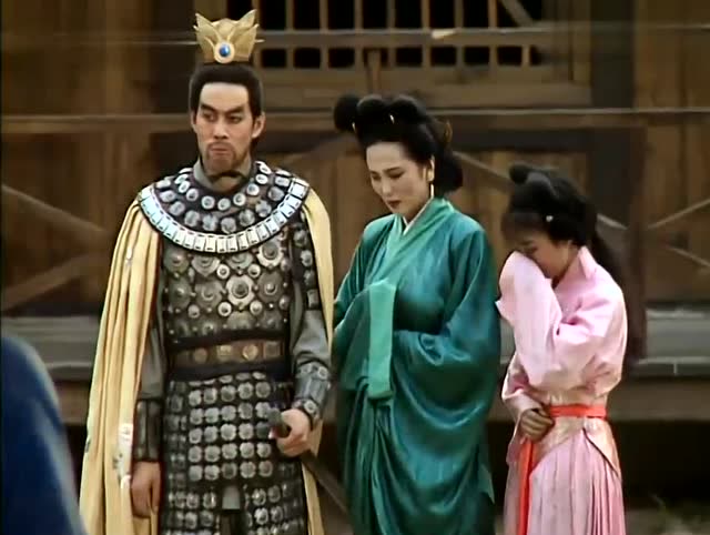 三国演义曹操兵临下邳吕布要去突围没想到妻子严氏不让他去