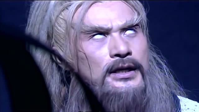 倚天屠龙记:张无忌救人心切,独自对抗少林三大神僧,厉害吧!
