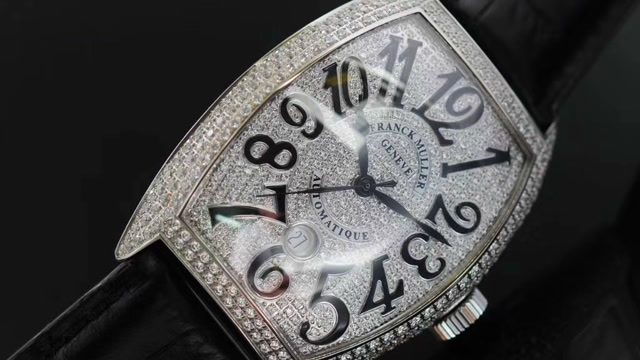 gf法穆兰8880酒桶型腕表,施华洛世奇水晶构成的满天星