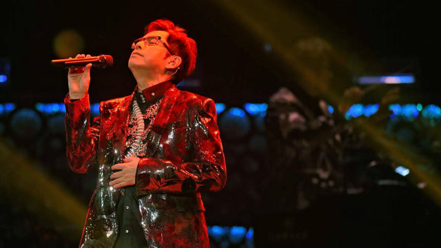 谭咏麟金曲捞现场演绎经典歌曲《沉默是金》