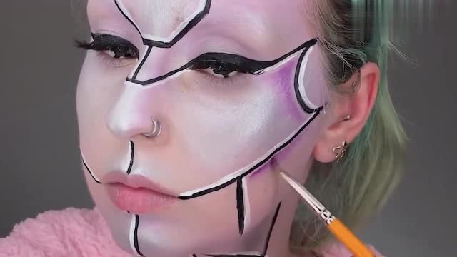 机器人仿妆,这美瞳好别致啊,搭配整个妆容太精致了