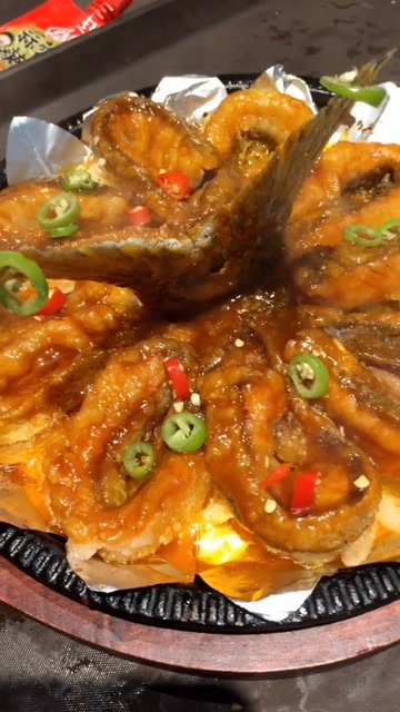 锦州烧烤特色之铁板开屏鱼尾