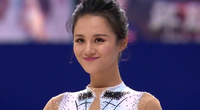 超新星全运会:安悦溪表演艺术体操,有点小失误也很美!真是太柔了!