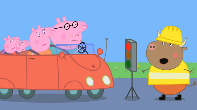 小猪佩奇一家开车去大山风景区郊游,佩奇家的车被信号灯拦在路上