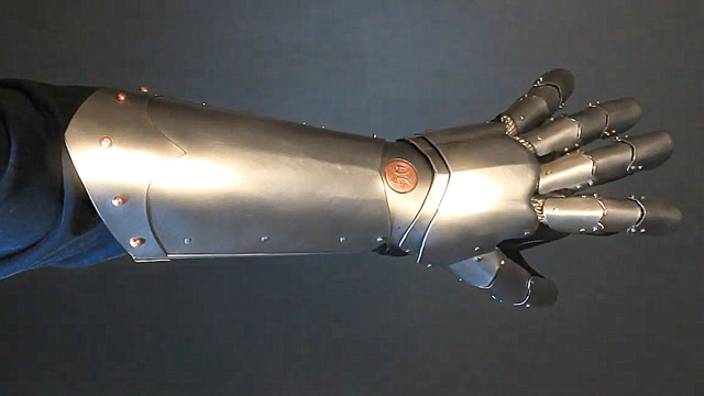 匠人打造的金属护手套,外观精致酷炫,灵活性也非常好