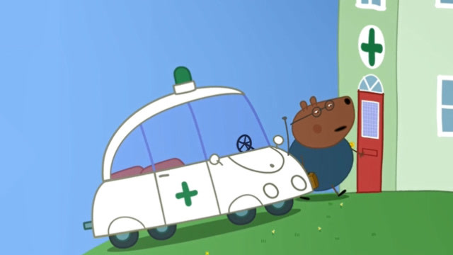 棕熊医生生病了没有人照顾,大家都跑来照顾,苏西喂医生吃药!