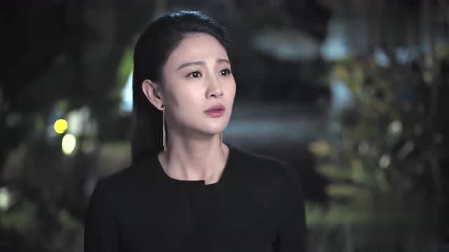 猎毒人:江伊楠一路尾随吕云鹏,脱离危险后拥抱被偷窥