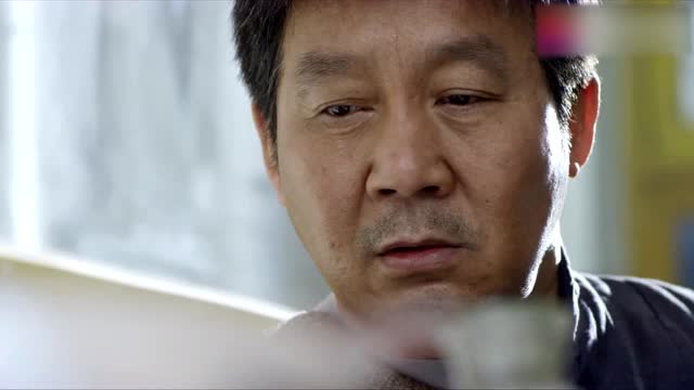 搭错车女孩为了保护同学受伤,急需输血,哑巴爸爸输血救女!