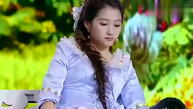 跨界喜剧人:关晓彤秒变另类灰姑娘狂撸串,实在太逗了!